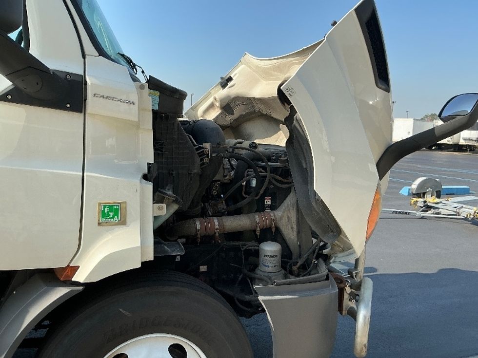 Day Cab Tractor-Heavy Duty Tractors-Freightliner-2019-T11664ST-Melrose Park-IL-768,693\n\t\tmiles-$ 23,000 - Image 15