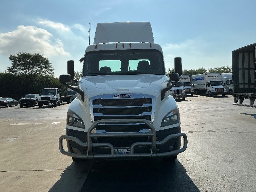 Day Cab Tractor-Heavy Duty Tractors-Freightliner-2019-T11664ST-Melrose Park-IL-768,693\n\t\tmiles-$ 23,000 - Image 2