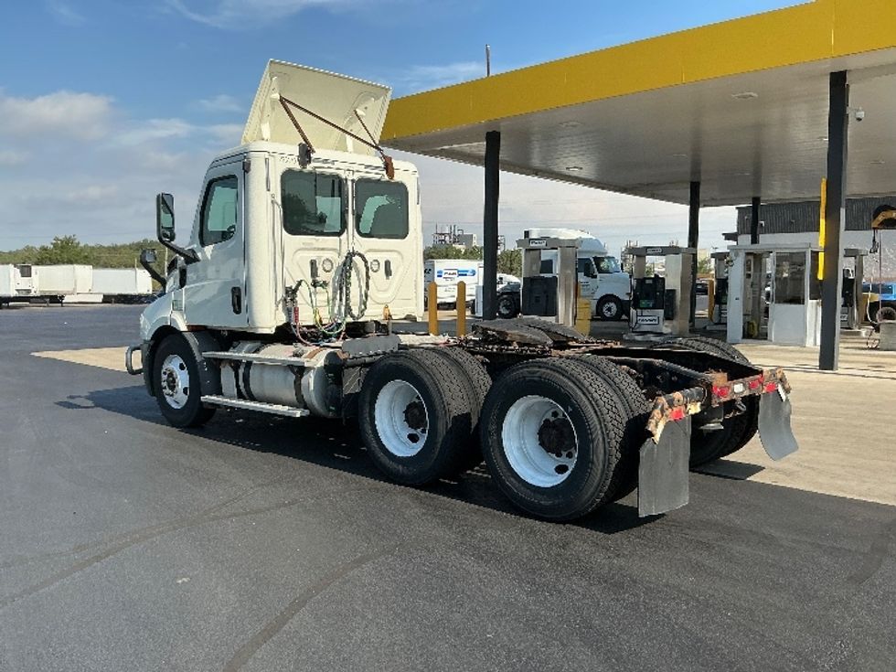 Day Cab Tractor-Heavy Duty Tractors-Freightliner-2019-T11664ST-Melrose Park-IL-768,693\n\t\tmiles-$ 23,000 - Image 5
