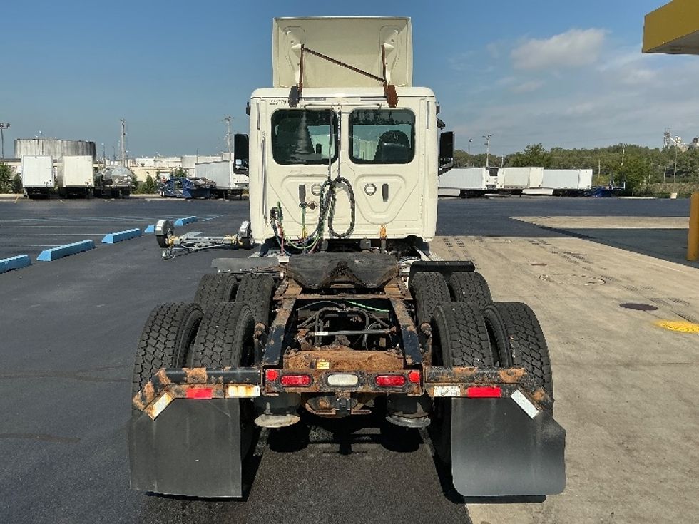 Day Cab Tractor-Heavy Duty Tractors-Freightliner-2019-T11664ST-Melrose Park-IL-768,693\n\t\tmiles-$ 23,000 - Image 6