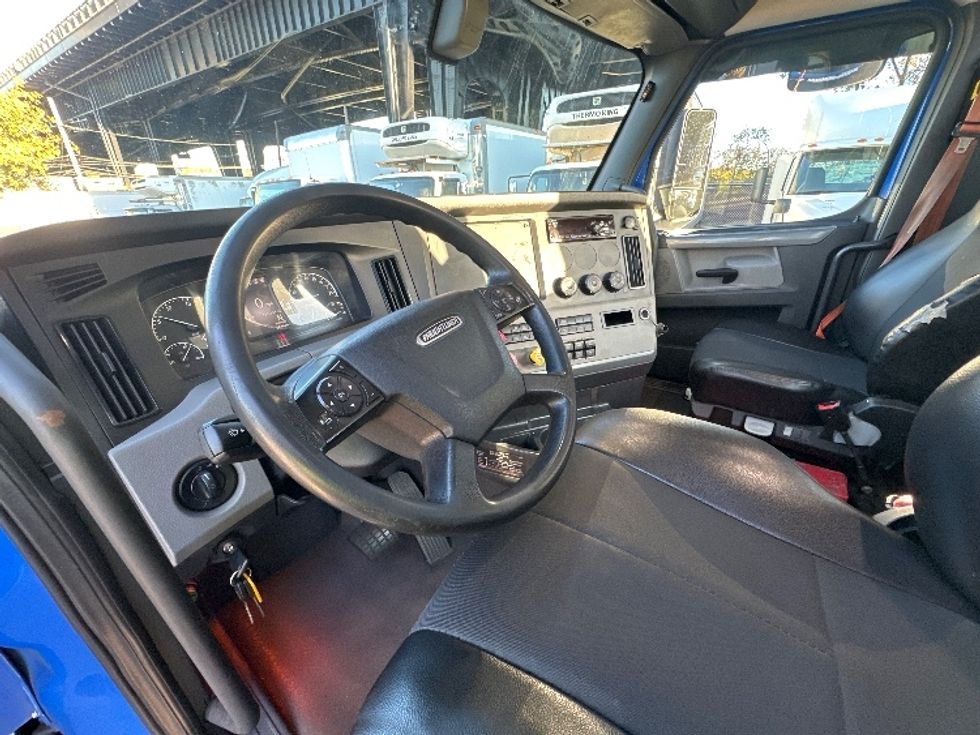 Day Cab Tractor-Heavy Duty Tractors-Freightliner-2019-T11664ST-Monmouth Junction-NJ-162,239\n\t\tmiles-$ 40,500 - Image 10