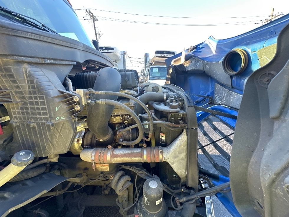 Day Cab Tractor-Heavy Duty Tractors-Freightliner-2019-T11664ST-Monmouth Junction-NJ-162,239\n\t\tmiles-$ 40,500 - Image 15