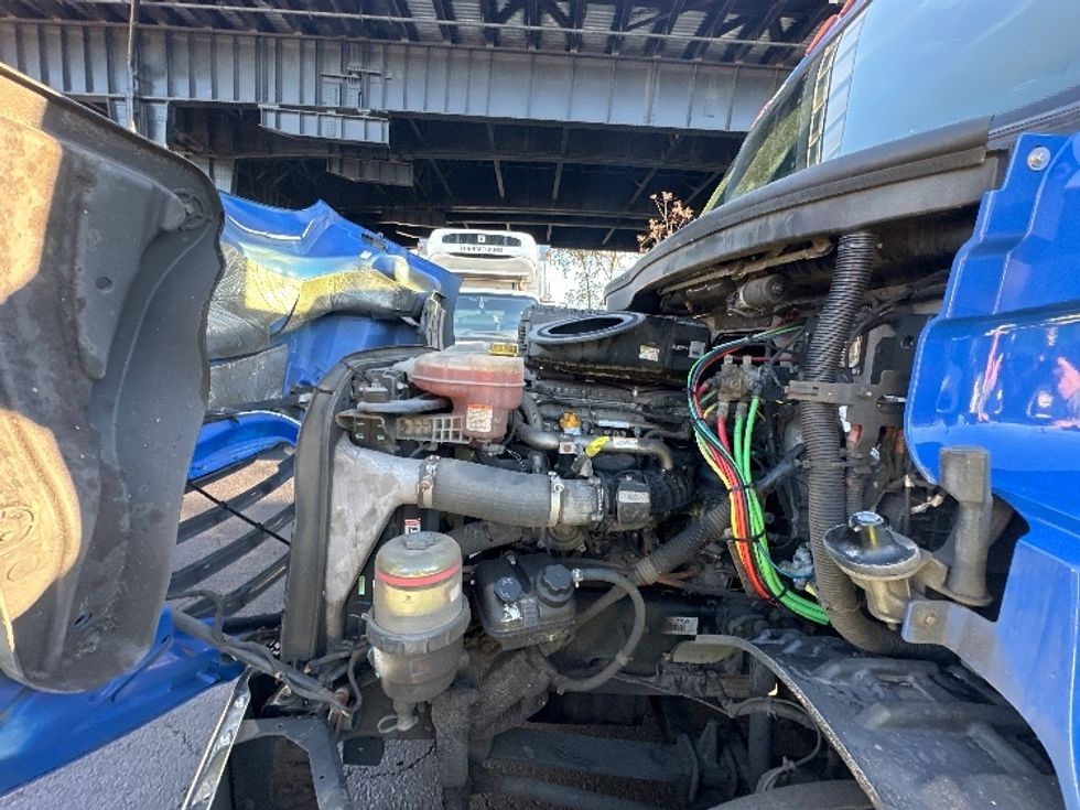 Day Cab Tractor-Heavy Duty Tractors-Freightliner-2019-T11664ST-Monmouth Junction-NJ-162,239\n\t\tmiles-$ 40,500 - Image 16