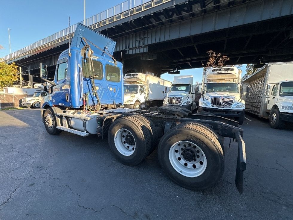 Day Cab Tractor-Heavy Duty Tractors-Freightliner-2019-T11664ST-Monmouth Junction-NJ-162,239\n\t\tmiles-$ 40,500 - Image 5