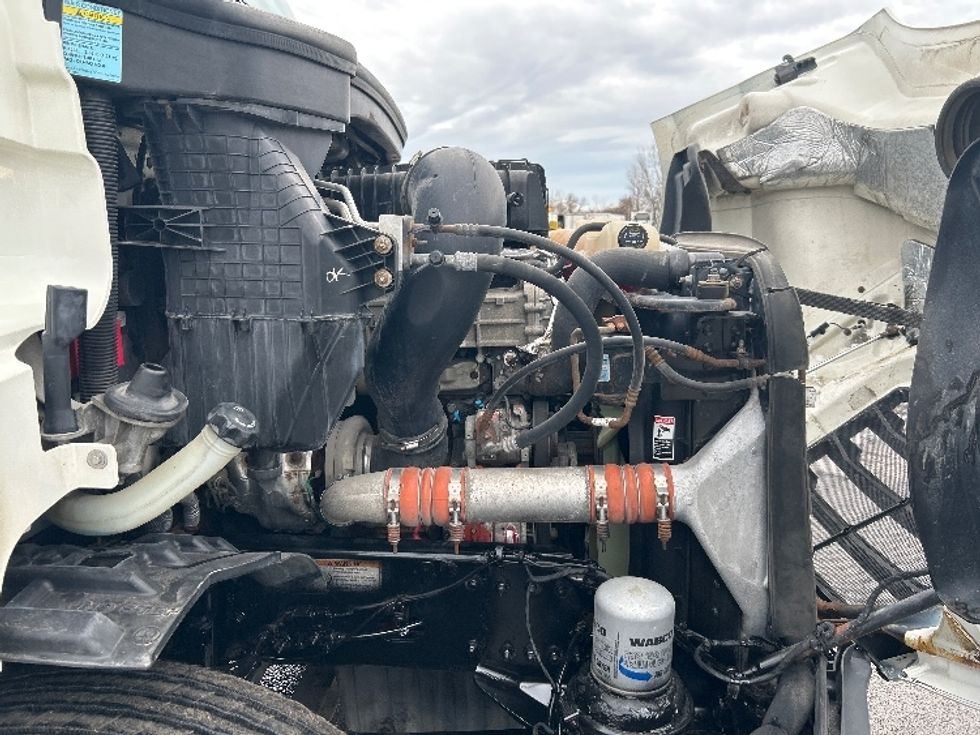 Day Cab Tractor-Heavy Duty Tractors-Freightliner-2019-T11664ST-Montreal-PQ-445,990\n\t\tkm-$ 59,750 - Image 15