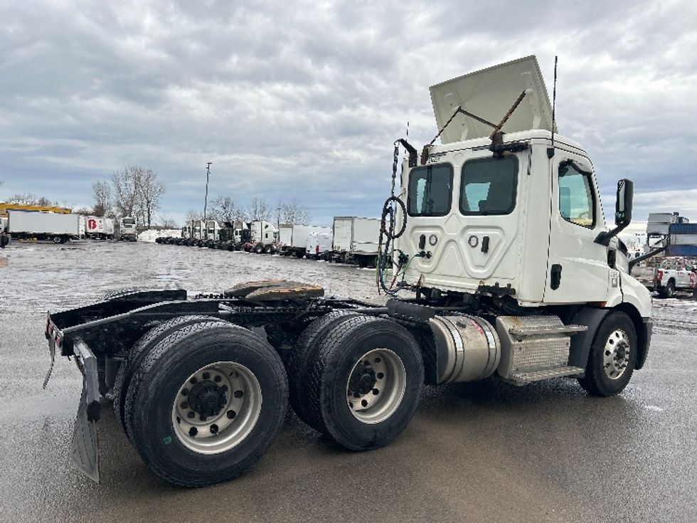 Day Cab Tractor-Heavy Duty Tractors-Freightliner-2019-T11664ST-Montreal-PQ-445,990\n\t\tkm-$ 59,750 - Image 7