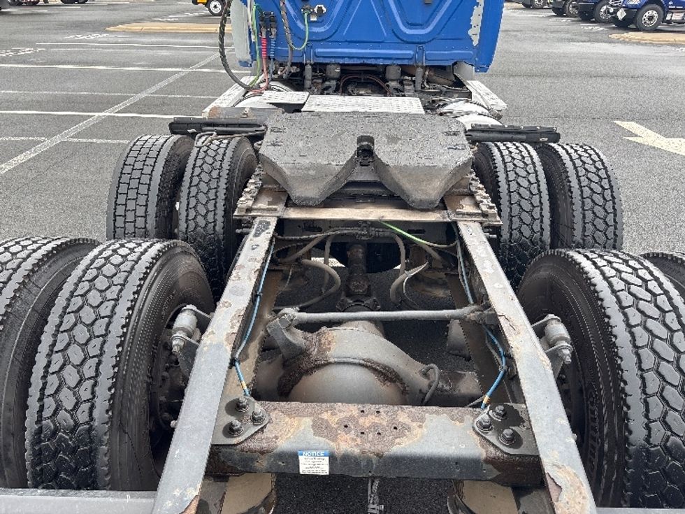 Day Cab Tractor-Heavy Duty Tractors-Freightliner-2019-T11664ST-North Bergen-NJ-125,000\n\t\tmiles-$ 53,750 - Image 6