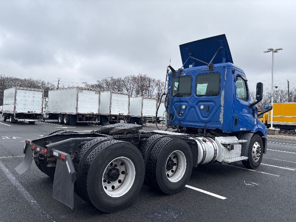 Day Cab Tractor-Heavy Duty Tractors-Freightliner-2019-T11664ST-North Bergen-NJ-125,000\n\t\tmiles-$ 53,750 - Image 7