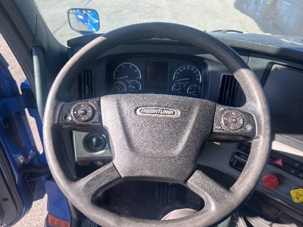Day Cab Tractor-Heavy Duty Tractors-Freightliner-2019-T11664ST-North Bergen-NJ-128,007\n\t\tmiles-$ 53,750 - Image 11