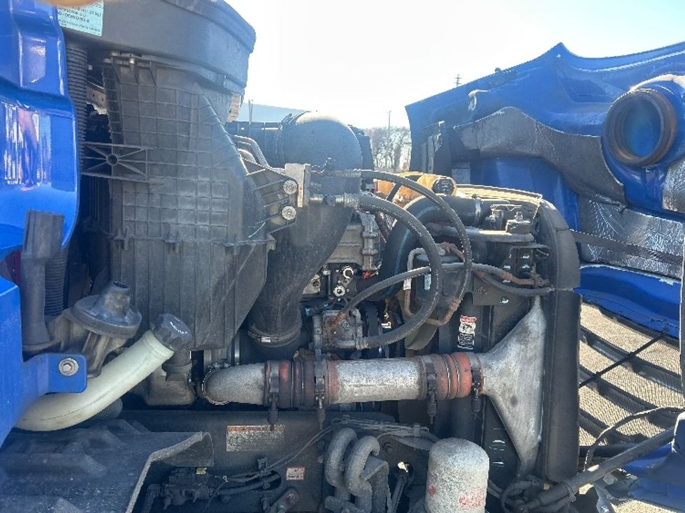 Day Cab Tractor-Heavy Duty Tractors-Freightliner-2019-T11664ST-North Bergen-NJ-128,007\n\t\tmiles-$ 53,750 - Image 15