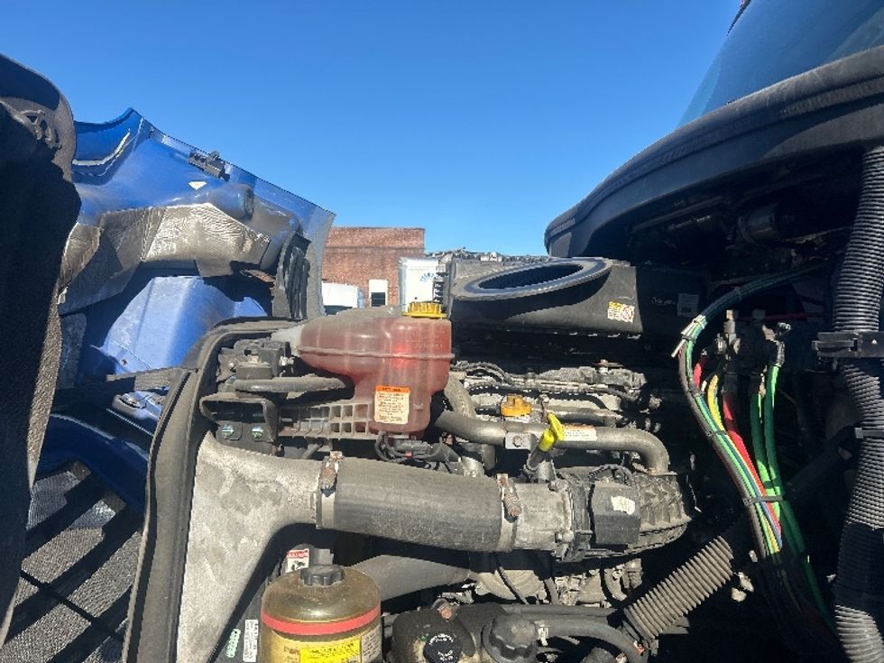 Day Cab Tractor-Heavy Duty Tractors-Freightliner-2019-T11664ST-North Bergen-NJ-128,007\n\t\tmiles-$ 53,750 - Image 16