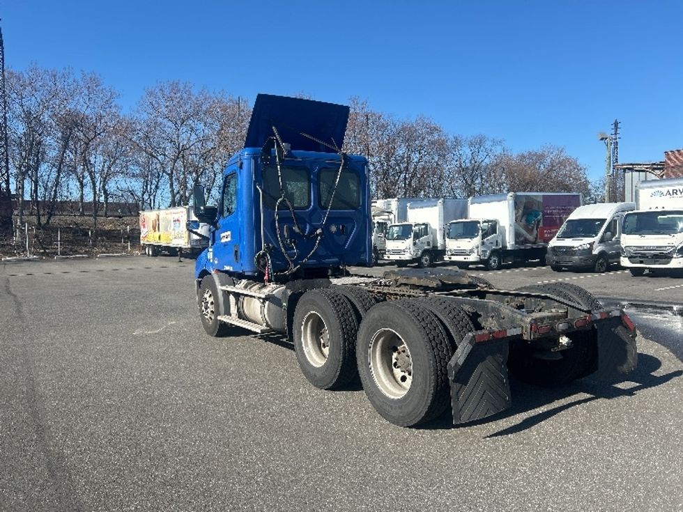 Day Cab Tractor-Heavy Duty Tractors-Freightliner-2019-T11664ST-North Bergen-NJ-128,007\n\t\tmiles-$ 53,750 - Image 5