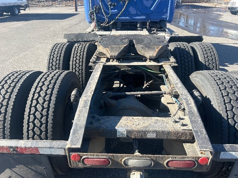 Day Cab Tractor-Heavy Duty Tractors-Freightliner-2019-T11664ST-North Bergen-NJ-128,007\n\t\tmiles-$ 53,750 - Image 6