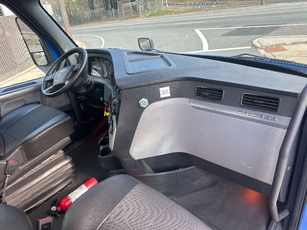 Day Cab Tractor-Heavy Duty Tractors-Freightliner-2019-T11664ST-North Bergen-NJ-165,555\n\t\tmiles-$ 40,000 - Image 13