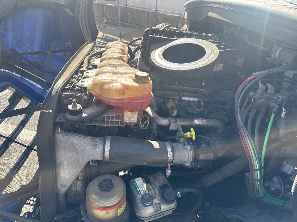 Day Cab Tractor-Heavy Duty Tractors-Freightliner-2019-T11664ST-North Bergen-NJ-165,555\n\t\tmiles-$ 40,000 - Image 16