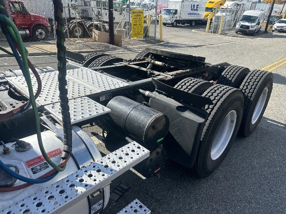 Day Cab Tractor-Heavy Duty Tractors-Freightliner-2019-T11664ST-North Bergen-NJ-165,555\n\t\tmiles-$ 40,000 - Image 17