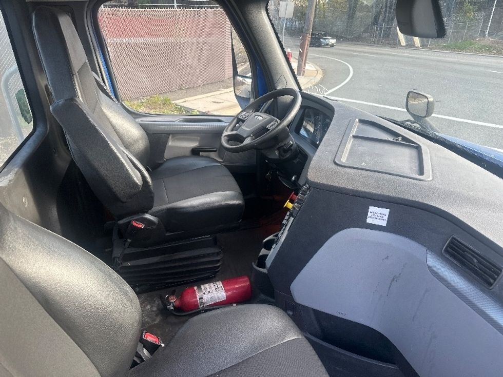 Day Cab Tractor-Heavy Duty Tractors-Freightliner-2019-T11664ST-North Bergen-NJ-258,109\n\t\tmiles-$ 46,500 - Image 14