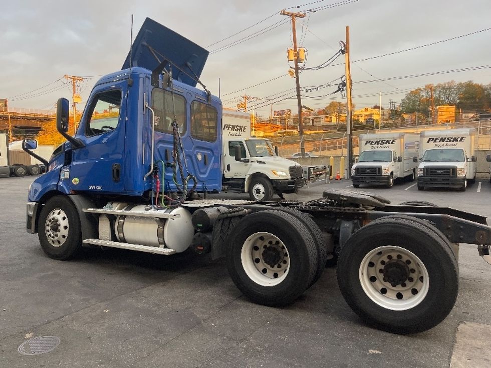 Day Cab Tractor-Heavy Duty Tractors-Freightliner-2019-T11664ST-North Bergen-NJ-258,109\n\t\tmiles-$ 46,500 - Image 17
