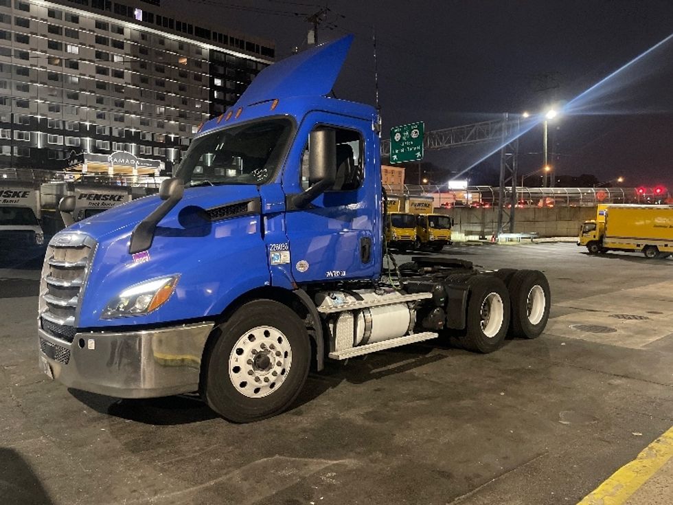 Day Cab Tractor-Heavy Duty Tractors-Freightliner-2019-T11664ST-North Bergen-NJ-258,109\n\t\tmiles-$ 46,500 - Image 20