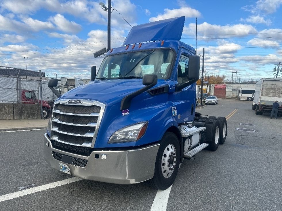 Day Cab Tractor-Heavy Duty Tractors-Freightliner-2019-T11664ST-North Bergen-NJ-258,109\n\t\tmiles-$ 46,500 - Image 3
