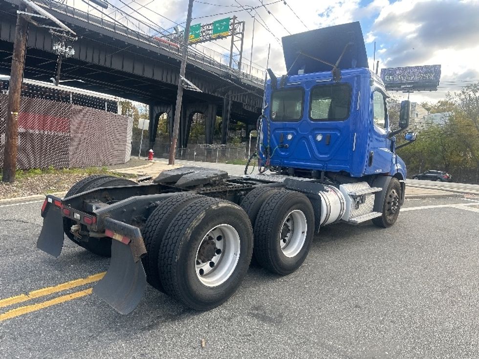 Day Cab Tractor-Heavy Duty Tractors-Freightliner-2019-T11664ST-North Bergen-NJ-258,109\n\t\tmiles-$ 46,500 - Image 7