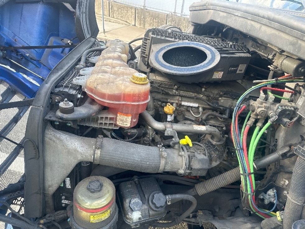 Day Cab Tractor-Heavy Duty Tractors-Freightliner-2019-T11664ST-North Bergen-NJ-262,914\n\t\tmiles-$ 40,500 - Image 16