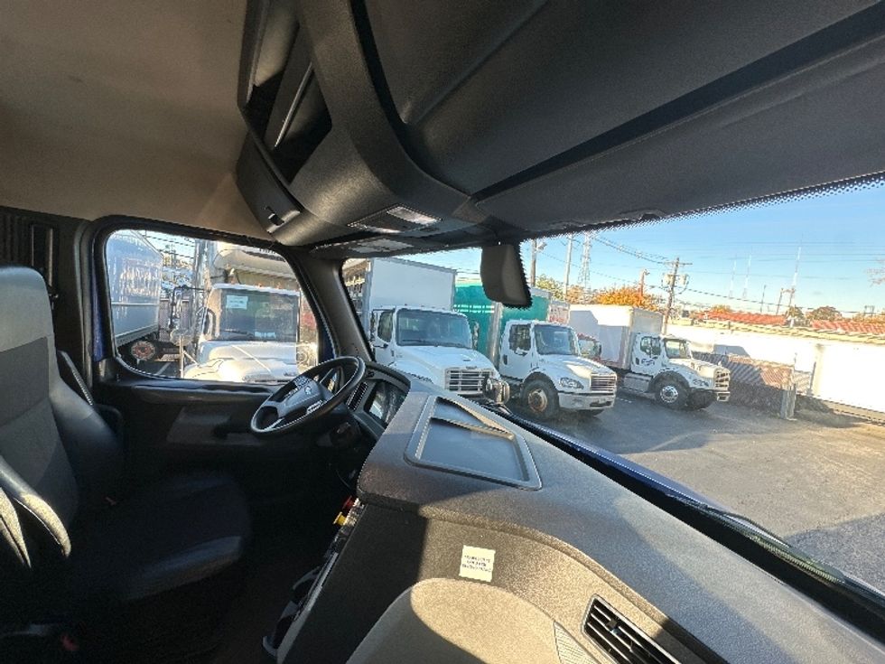 Day Cab Tractor-Heavy Duty Tractors-Freightliner-2019-T11664ST-North Bergen-NJ-40,816\n\t\tmiles-$ 56,500 - Image 14