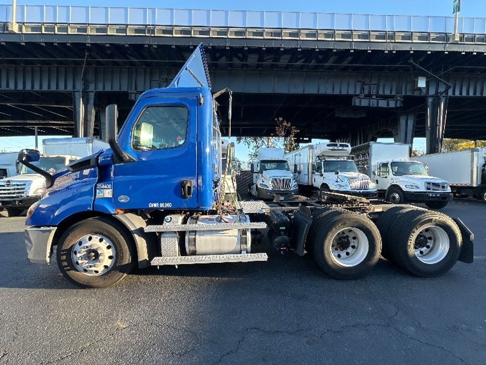 2019 Freightliner Cascadia 116" Day cab photo 4