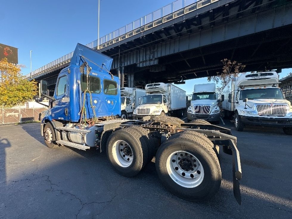 Day Cab Tractor-Heavy Duty Tractors-Freightliner-2019-T11664ST-North Bergen-NJ-40,816\n\t\tmiles-$ 56,500 - Image 5