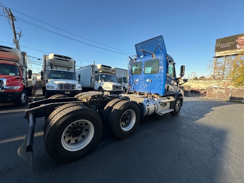 Day Cab Tractor-Heavy Duty Tractors-Freightliner-2019-T11664ST-North Bergen-NJ-40,816\n\t\tmiles-$ 56,500 - Image 7