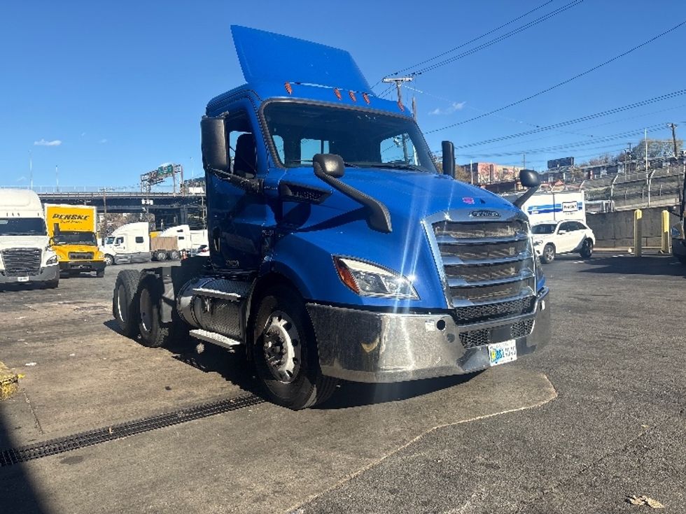 Day Cab Tractor-Heavy Duty Tractors-Freightliner-2019-T11664ST-North Bergen-NJ-62,963\n\t\tmiles-$ 56,500 - Image 1