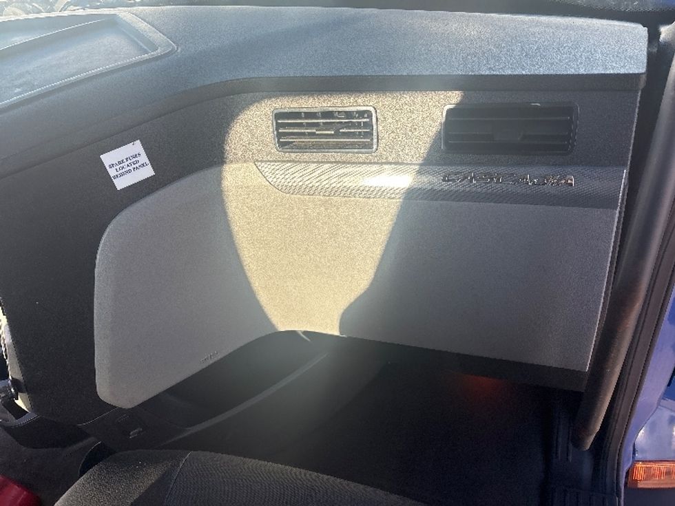 Day Cab Tractor-Heavy Duty Tractors-Freightliner-2019-T11664ST-North Bergen-NJ-62,963\n\t\tmiles-$ 56,500 - Image 13