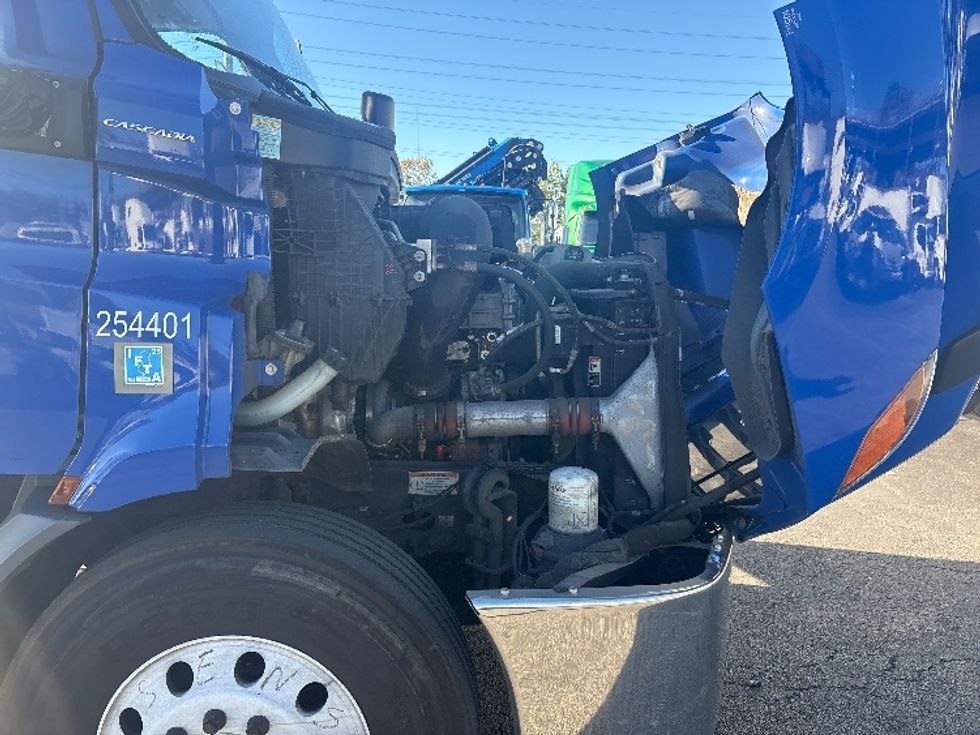 Day Cab Tractor-Heavy Duty Tractors-Freightliner-2019-T11664ST-North Bergen-NJ-62,963\n\t\tmiles-$ 56,500 - Image 15