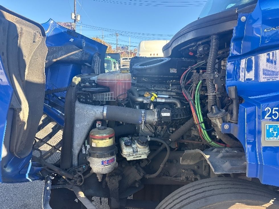 Day Cab Tractor-Heavy Duty Tractors-Freightliner-2019-T11664ST-North Bergen-NJ-62,963\n\t\tmiles-$ 56,500 - Image 16