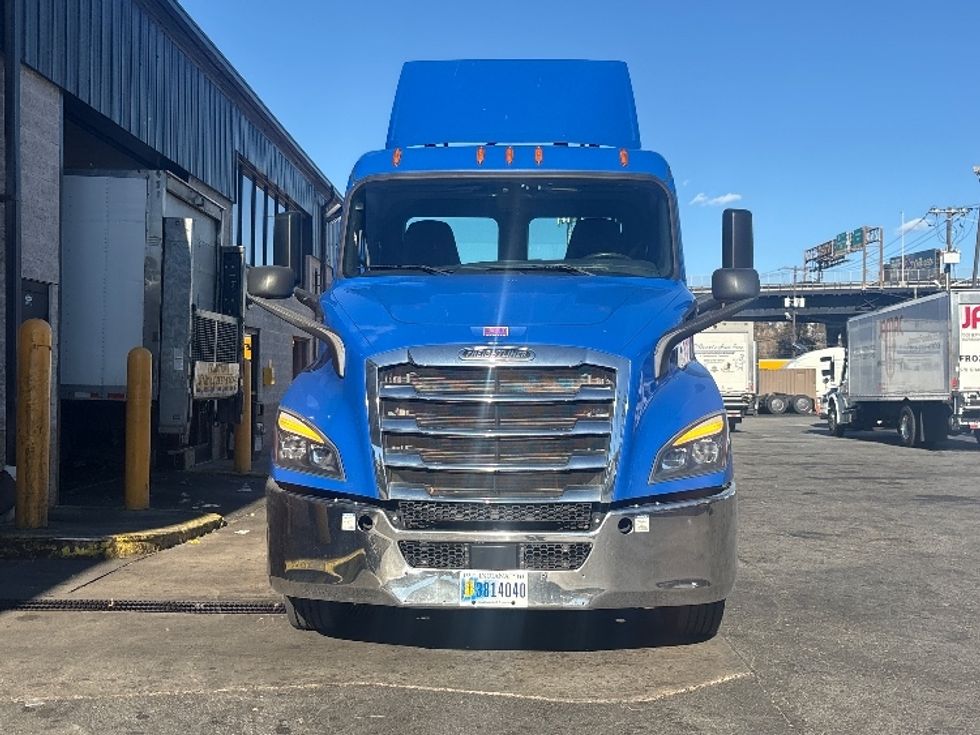Day Cab Tractor-Heavy Duty Tractors-Freightliner-2019-T11664ST-North Bergen-NJ-62,963\n\t\tmiles-$ 56,500 - Image 2