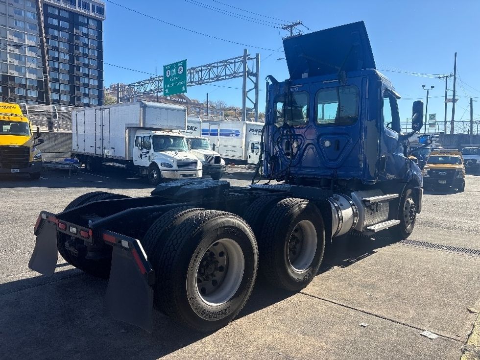 Day Cab Tractor-Heavy Duty Tractors-Freightliner-2019-T11664ST-North Bergen-NJ-62,963\n\t\tmiles-$ 56,500 - Image 7