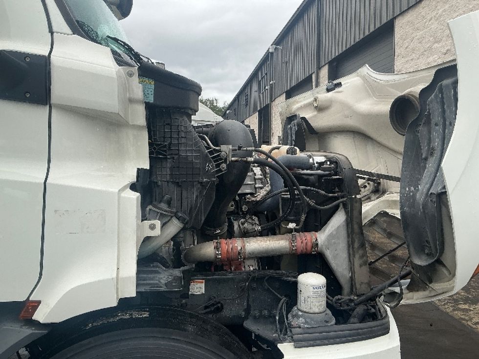 Day Cab Tractor-Heavy Duty Tractors-Freightliner-2019-T11664ST-Pensacola-FL-613,538\n\t\tmiles-$ 29,500 - Image 15