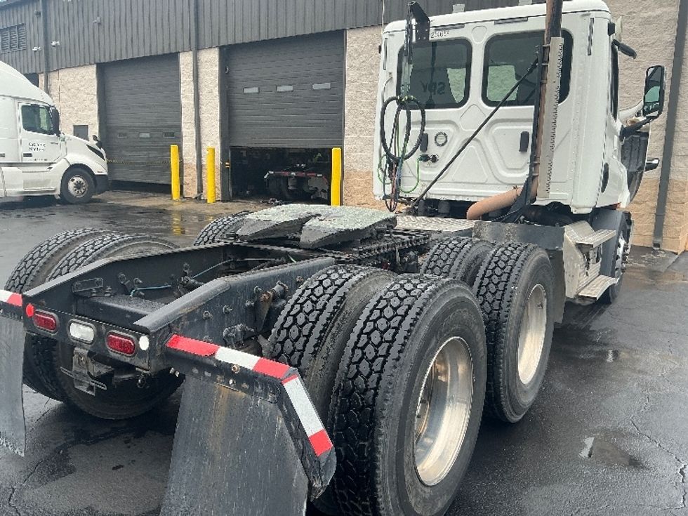 Day Cab Tractor-Heavy Duty Tractors-Freightliner-2019-T11664ST-Pensacola-FL-613,538\n\t\tmiles-$ 29,500 - Image 18