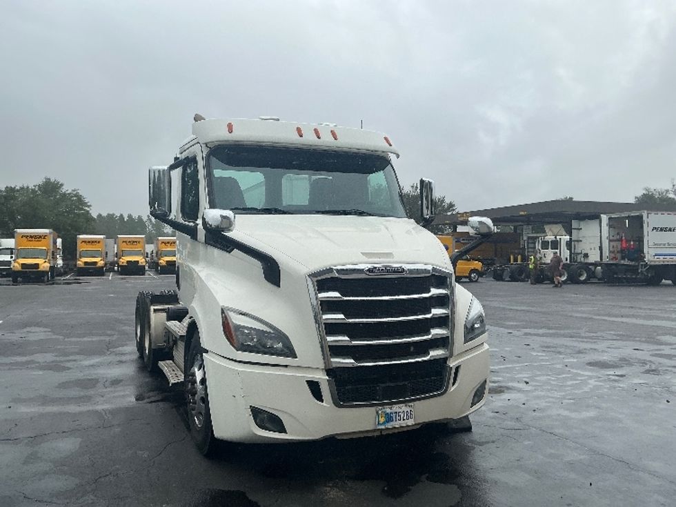 Day Cab Tractor-Heavy Duty Tractors-Freightliner-2019-T11664ST-Pensacola-FL-613,538\n\t\tmiles-$ 29,500 - Image 2