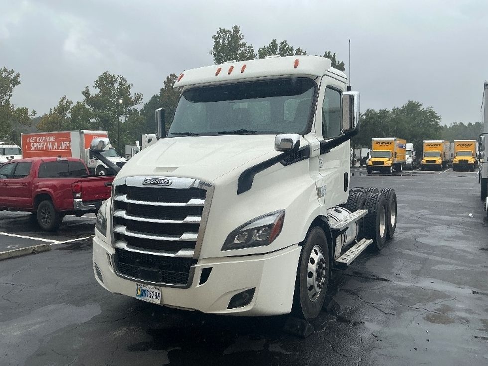 Day Cab Tractor-Heavy Duty Tractors-Freightliner-2019-T11664ST-Pensacola-FL-613,538\n\t\tmiles-$ 29,500 - Image 3