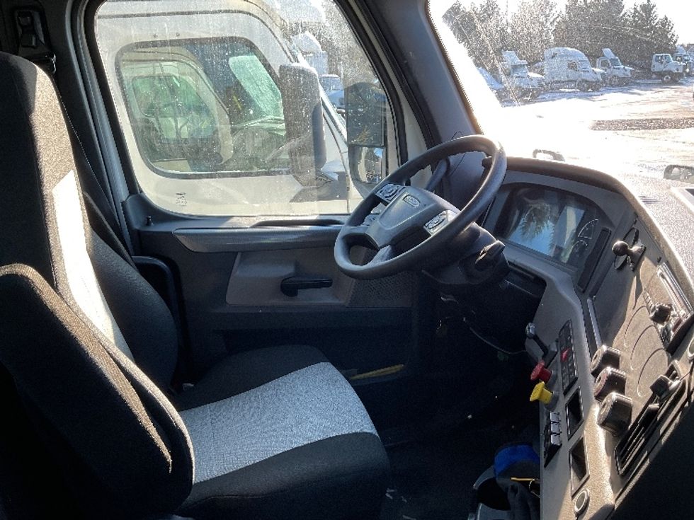 Day Cab Tractor-Heavy Duty Tractors-Freightliner-2019-T11664ST-Perrysburg-OH-386,409\n\t\tmiles-$ 50,000 - Image 14