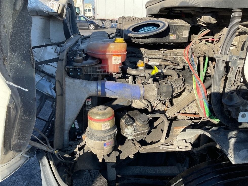 Day Cab Tractor-Heavy Duty Tractors-Freightliner-2019-T11664ST-Perrysburg-OH-386,409\n\t\tmiles-$ 50,000 - Image 16
