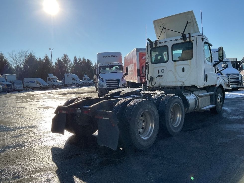 Day Cab Tractor-Heavy Duty Tractors-Freightliner-2019-T11664ST-Perrysburg-OH-386,409\n\t\tmiles-$ 50,000 - Image 7