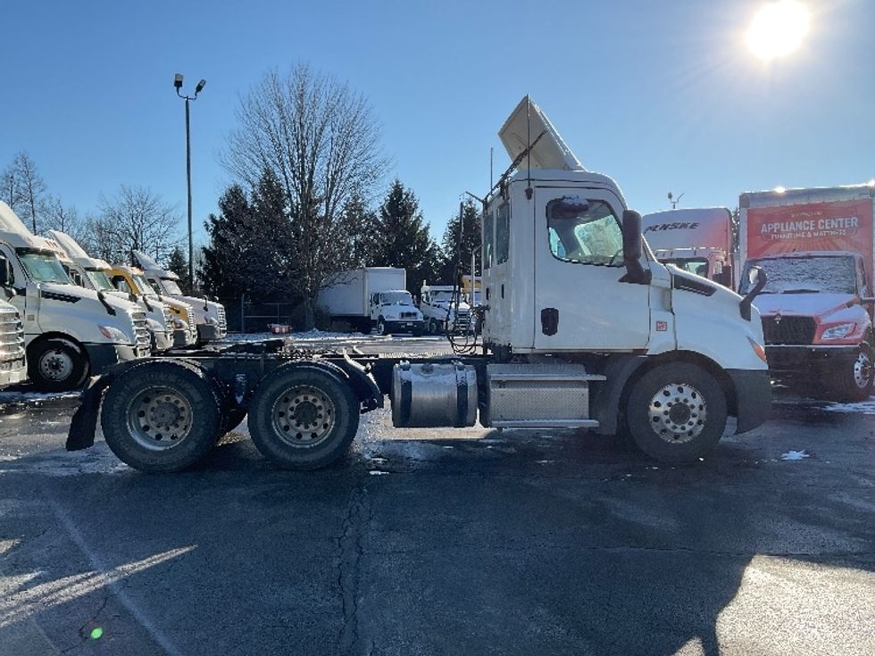 Day Cab Tractor-Heavy Duty Tractors-Freightliner-2019-T11664ST-Perrysburg-OH-386,409\n\t\tmiles-$ 50,000 - Image 8