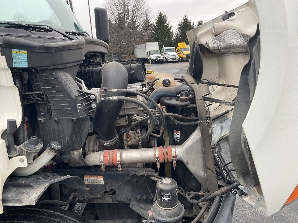 Day Cab Tractor-Heavy Duty Tractors-Freightliner-2019-T11664ST-Perrysburg-OH-402,727\n\t\tmiles-$ 49,000 - Image 15