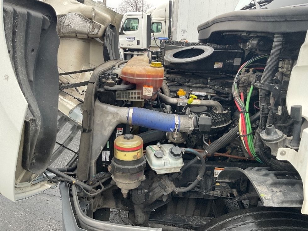 Day Cab Tractor-Heavy Duty Tractors-Freightliner-2019-T11664ST-Perrysburg-OH-402,727\n\t\tmiles-$ 49,000 - Image 16