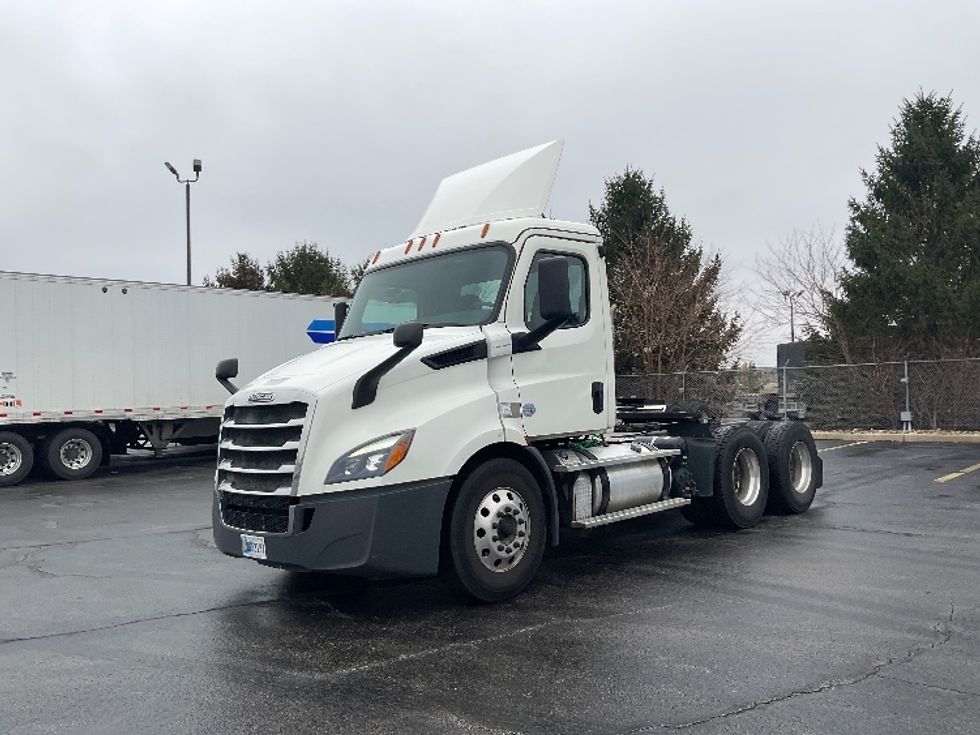 Day Cab Tractor-Heavy Duty Tractors-Freightliner-2019-T11664ST-Perrysburg-OH-402,727\n\t\tmiles-$ 49,000 - Image 3