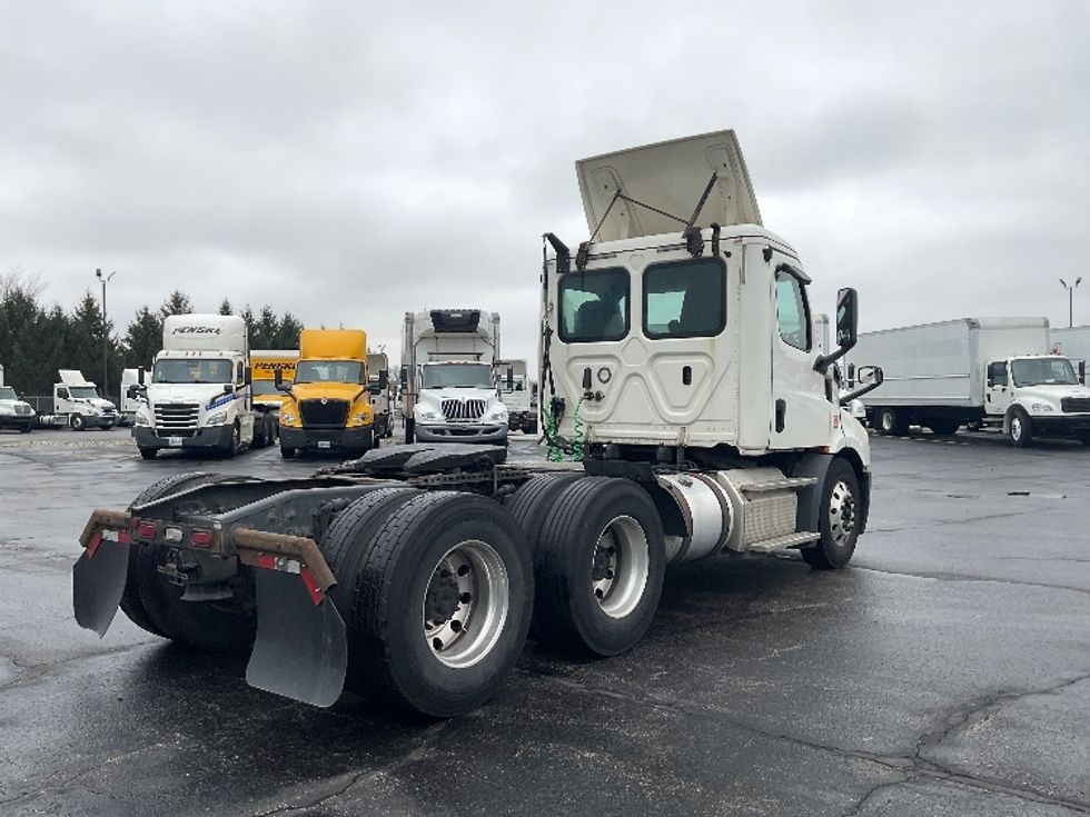 Day Cab Tractor-Heavy Duty Tractors-Freightliner-2019-T11664ST-Perrysburg-OH-402,727\n\t\tmiles-$ 49,000 - Image 7