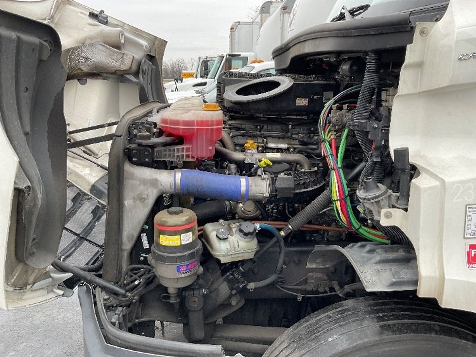 Day Cab Tractor-Heavy Duty Tractors-Freightliner-2019-T11664ST-Perrysburg-OH-409,015\n\t\tmiles-$ 48,500 - Image 16