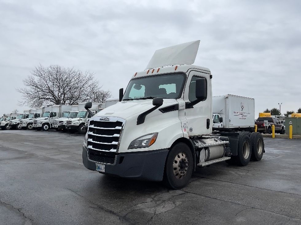 Day Cab Tractor-Heavy Duty Tractors-Freightliner-2019-T11664ST-Perrysburg-OH-409,015\n\t\tmiles-$ 48,500 - Image 3